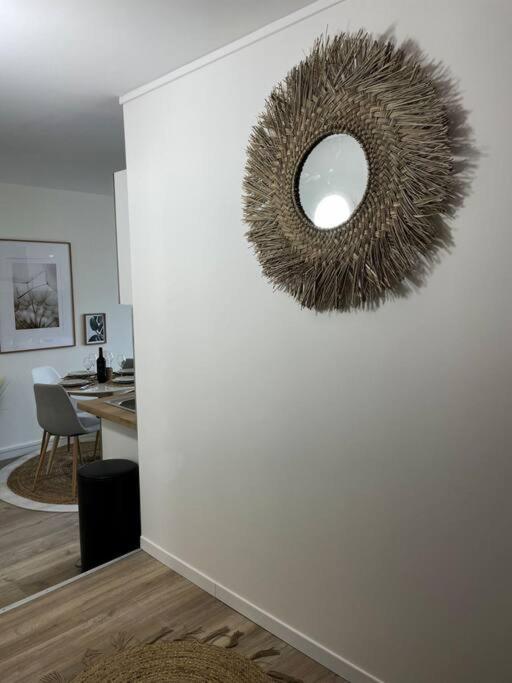 Superbe: parking gratuit + wifi puissant + balcon - Appartement 1 Chambre - 25