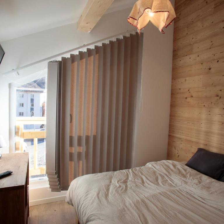 Chalet duplex 6 chambres, sauna, jacuzzi, balcons sud, parking, proche pistes et golf - FR-1-263-337 - Apartment (15 adults) - 7