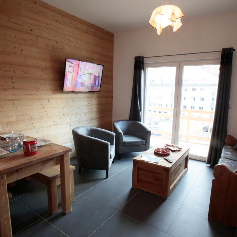 Chalet duplex 6 chambres, sauna, jacuzzi, balcons sud, parking, proche pistes et golf - FR-1-263-337 - Apartment (15 adults) - 12