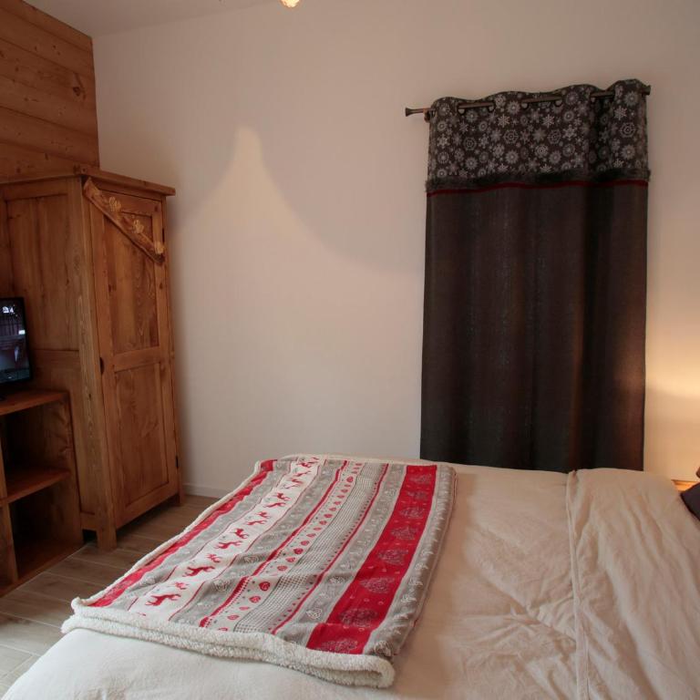 Chalet duplex 6 chambres, sauna, jacuzzi, balcons sud, parking, proche pistes et golf - FR-1-263-337 - Apartment (15 adults) - 13