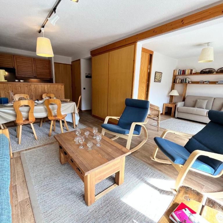 Appartement chaleureux à Méribel, proche pistes, avec parking et Wi-Fi - FR-1-688-36 - Appartement - 4