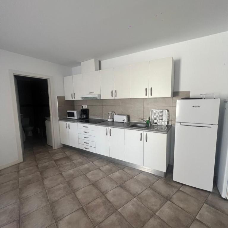 San Agustin apartments , close to the BEACH, with pool! - One-Bedroom Apartment - 7