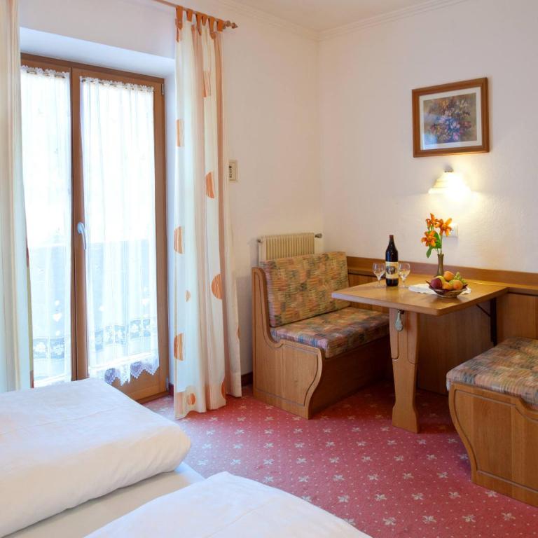 Hotel Pension Sonnegg - Dreibettzimmer - 13
