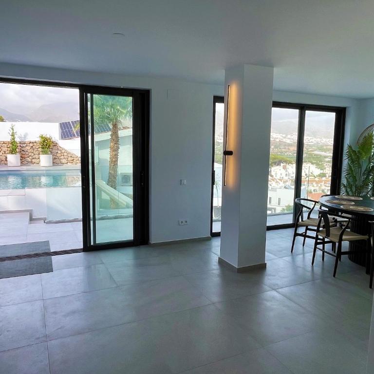 Luxury villa with panoramic views and infinity pool - Villa de 3 dormitorios - 17