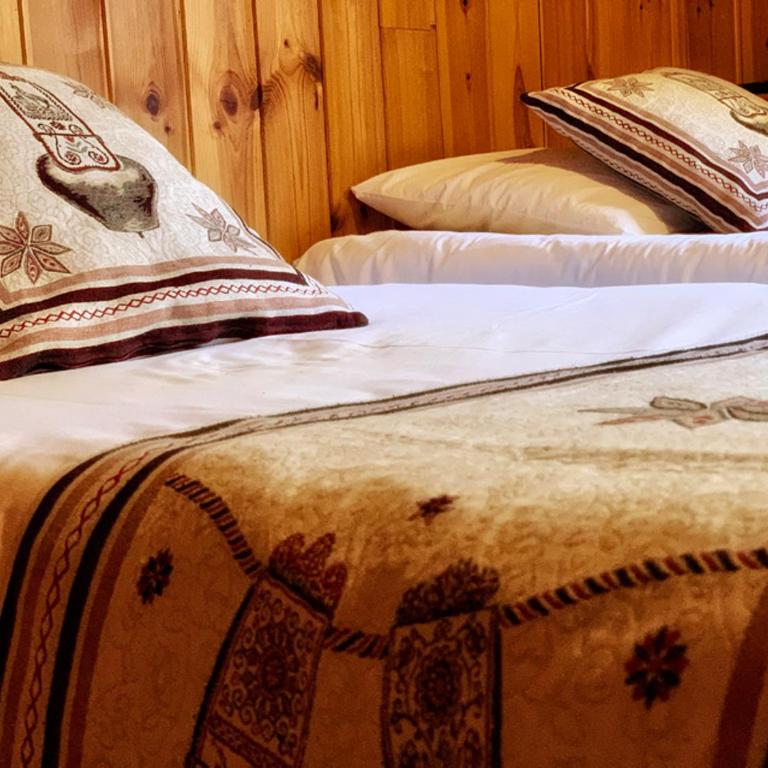 Hotels Les Catrems & Le Montagnou - Chambre Quadruple - Les Catrems - 1