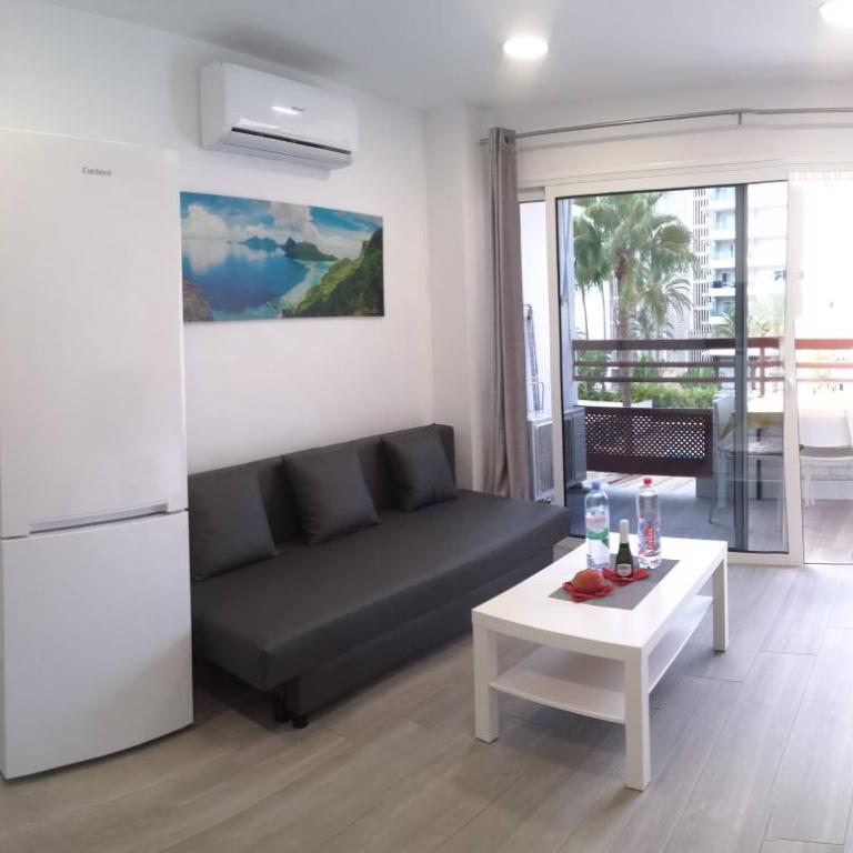 Top-Apartment in Apartamentos Danubio, 4 Etage, Poolblick und seitlicher Meerblick, Wohnzimmer und 1 Schlafzimmer, im Herzen von Playa del Inglés , Gran Canaria - One-Bedroom Apartment - 3