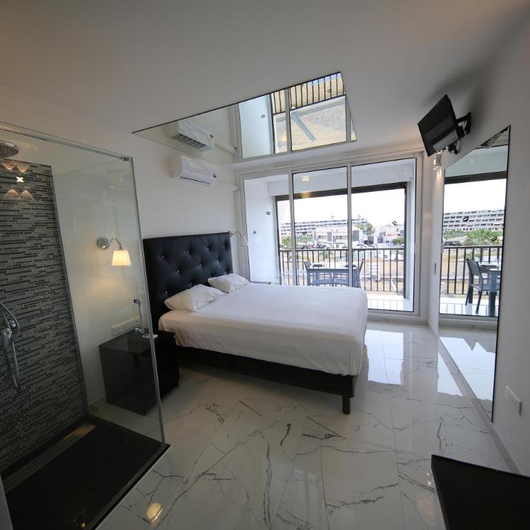 Studio Indecent - One-Bedroom Apartment - 4