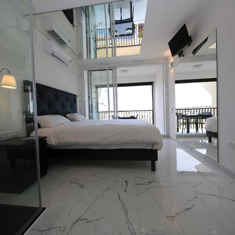Studio Indecent - One-Bedroom Apartment - 17