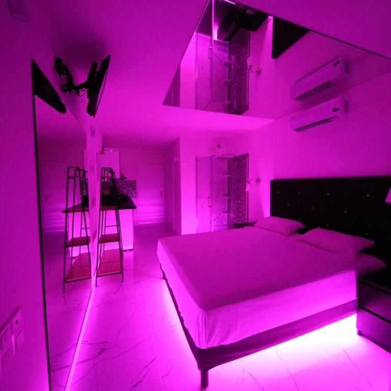 Studio Indecent - One-Bedroom Apartment - 20