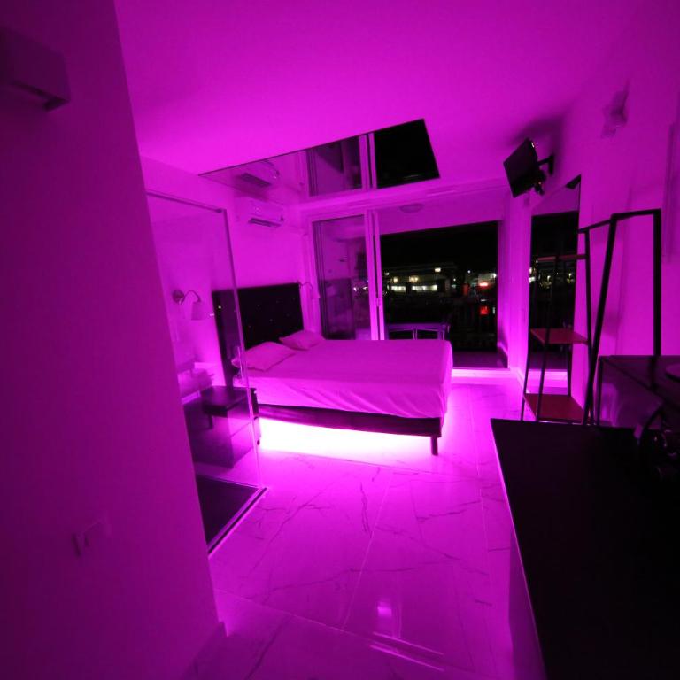 Studio Indecent - One-Bedroom Apartment - 23