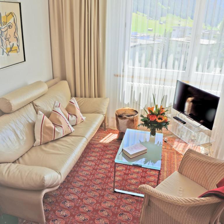 Ferienwohnung Parkareal Davos - freier Blick auf Berge, ruhig, sonnig, SW-Balkon, Parkplatz - Apartment mit 1 Schlafzimmer - 9