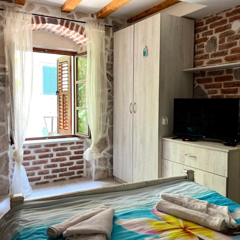 Ivi apartments - One-Bedroom Apartment - 4