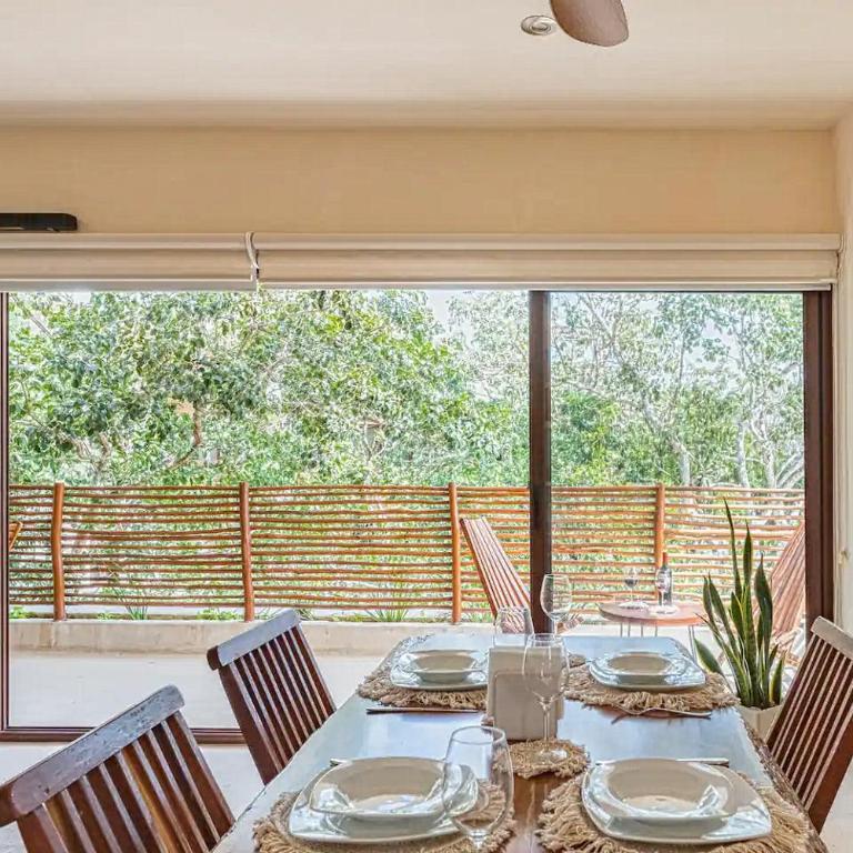 RELAX TULUM Family Friendly Apartment in the in the jungle - pools & cenotes - Two-Bedroom Apartment with Terrace - 95