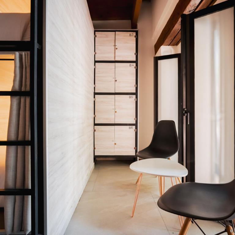 Hostal Juarez - Cama en habitación compartida femenina de 6 camas - 10