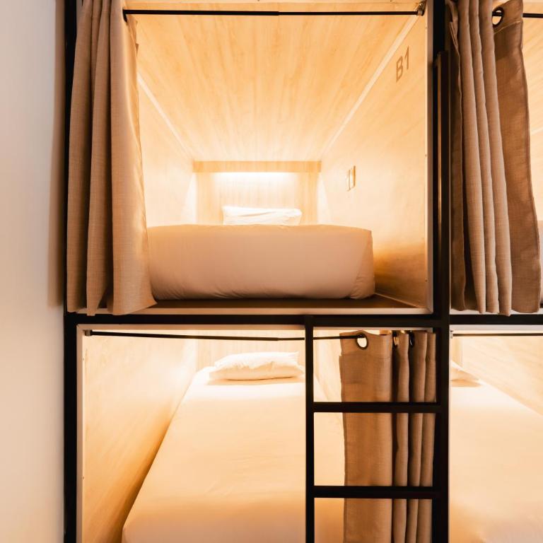Hostal Juarez - Cama en habitación compartida femenina de 6 camas - 8