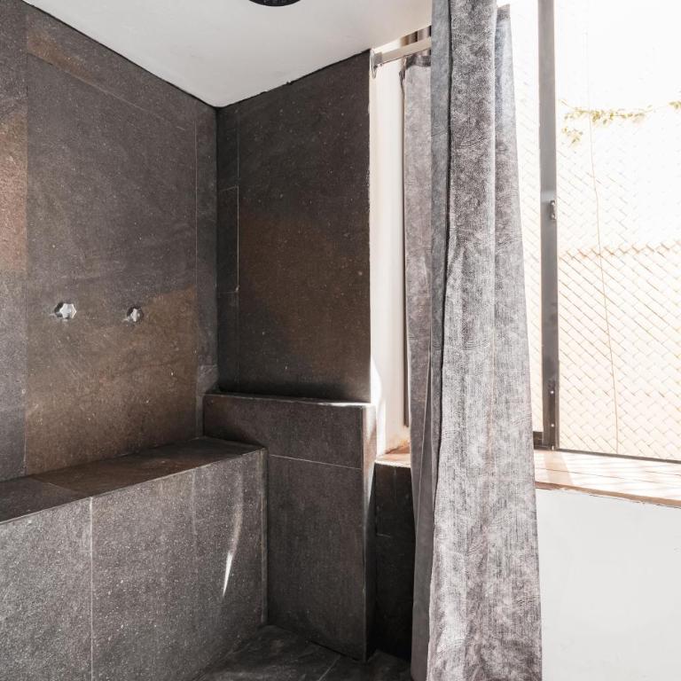 Hostal Juarez - Habitación Doble Deluxe con ducha - 9