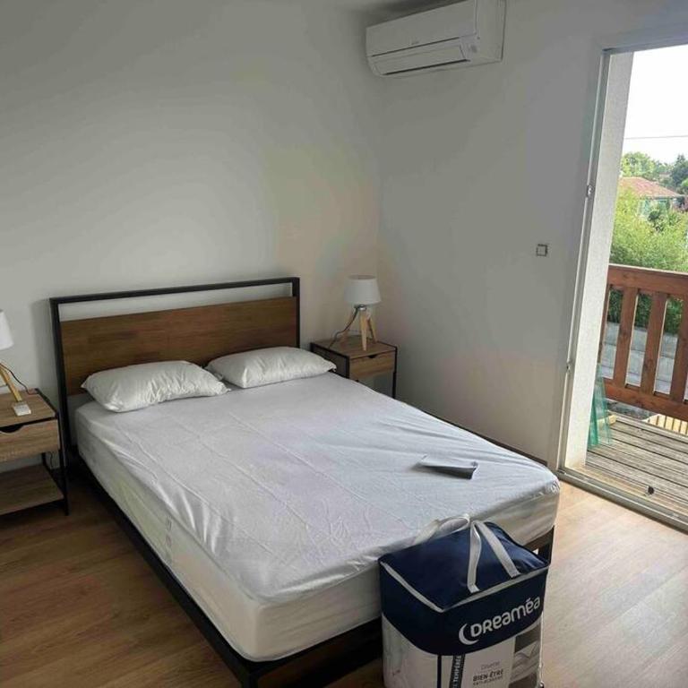 Maison 100m2 4 chambres avec piscine jardin paysage - Maison 3 Chambres - 11