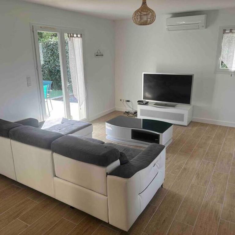 Maison 100m2 4 chambres avec piscine jardin paysage - Maison 3 Chambres - 8