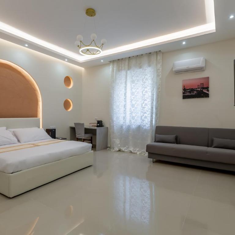 Hyper Lodge Termini GuestHouse - Camera Tripla Luxury - 7
