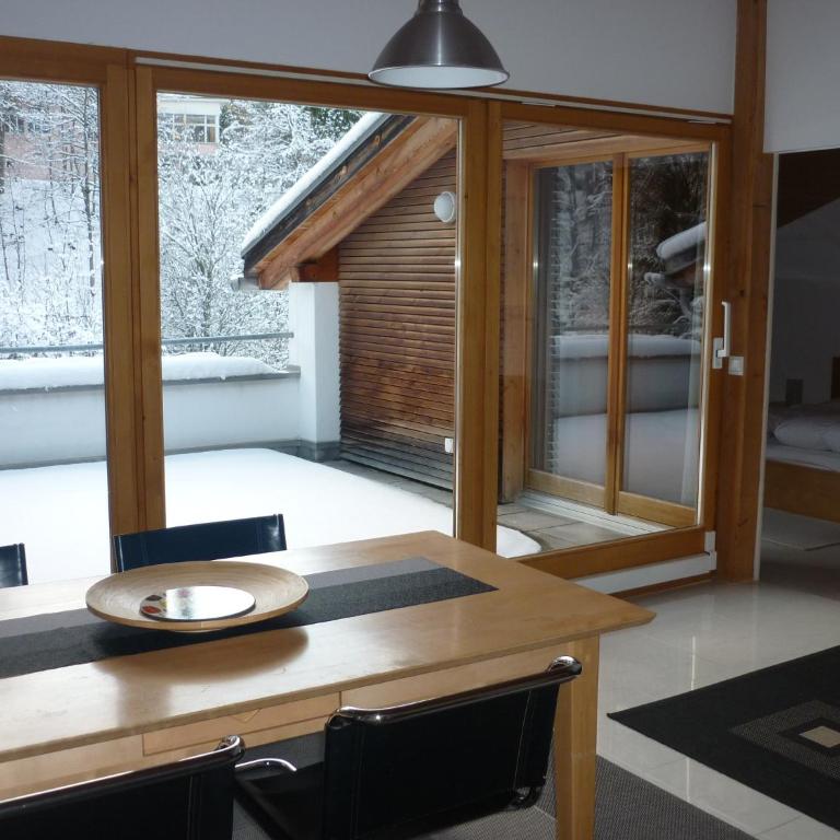 Moderne attraktive Dachwohnung für max. 6 Personen in ruhiger Umgebung - Three-Bedroom Apartment - 1