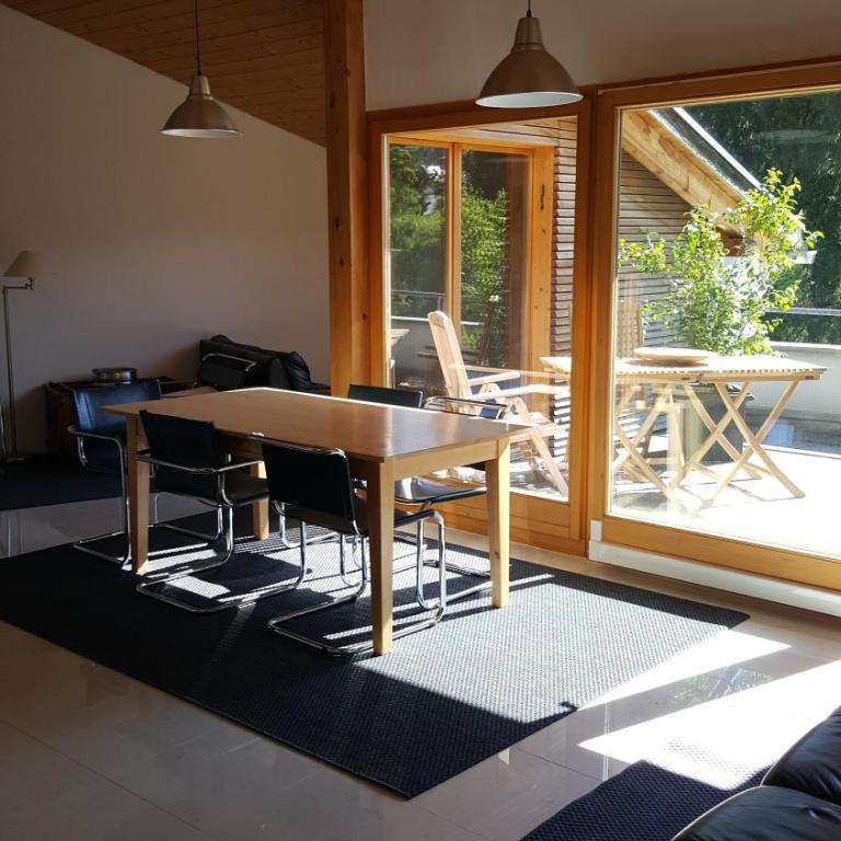 Moderne attraktive Dachwohnung für max. 6 Personen in ruhiger Umgebung - Three-Bedroom Apartment - 2