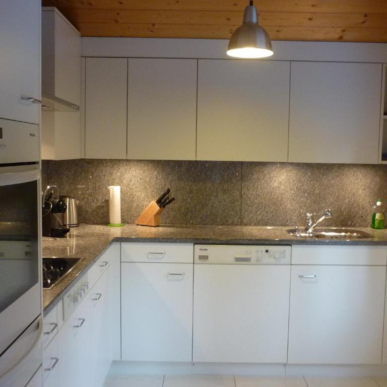 Moderne attraktive Dachwohnung für max. 6 Personen in ruhiger Umgebung - Three-Bedroom Apartment - 12
