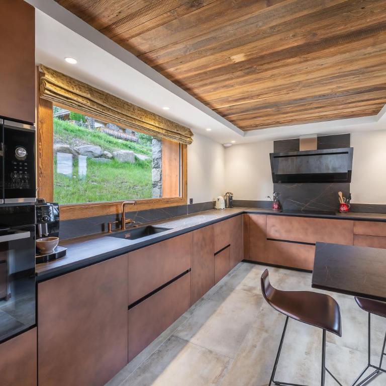 Le Cheval Blanc Luxe, skis aux pieds, jacuzzi, hammam, salle de cinéma - Chalet - 8