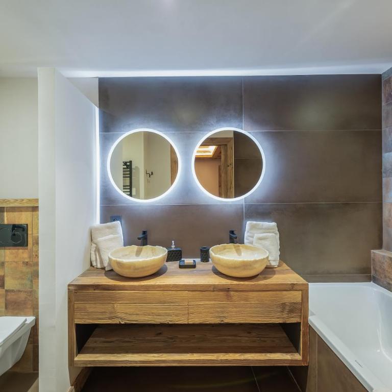 Le Cheval Blanc Luxe, skis aux pieds, jacuzzi, hammam, salle de cinéma - Chalet - 28