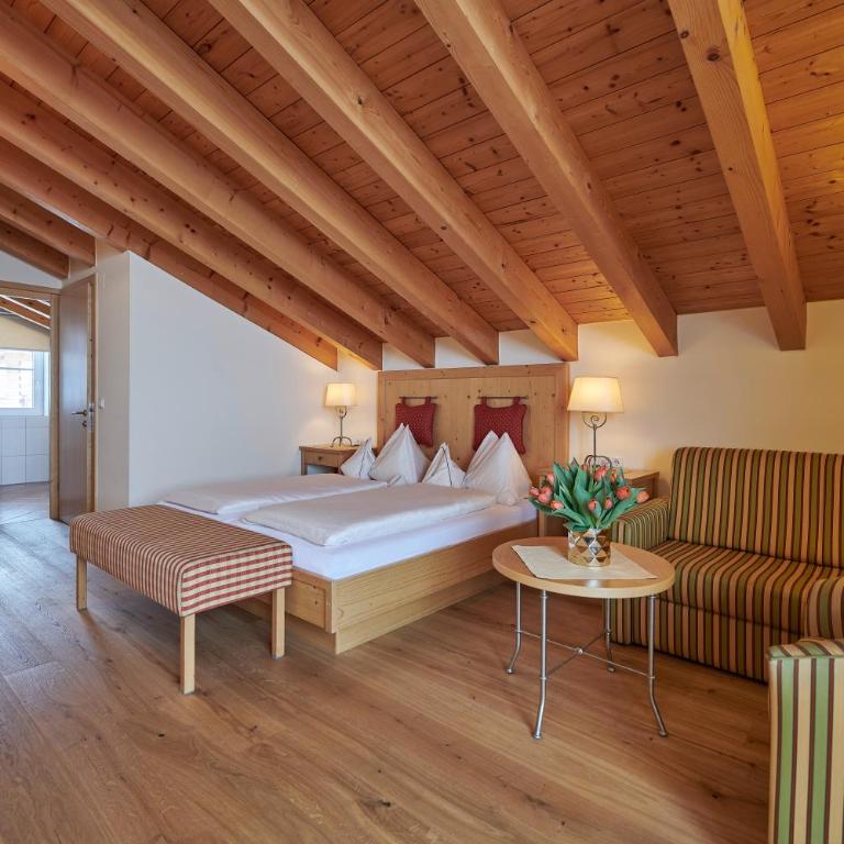 Hotel Mohnenfluh - Doppelzimmer mit Balkon - 10
