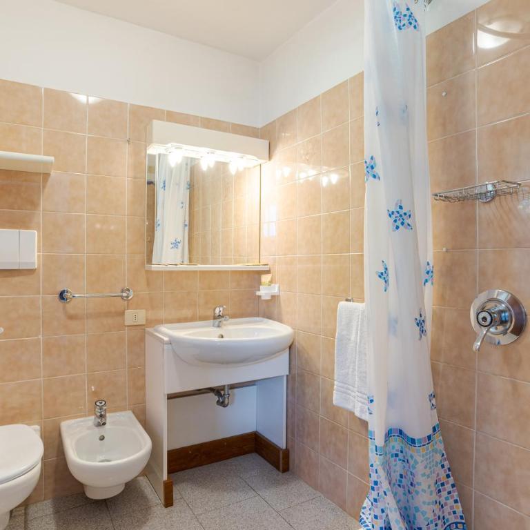 Lake View CORI Apartments - One Bedroom Apartment with Terrace 3 - 1