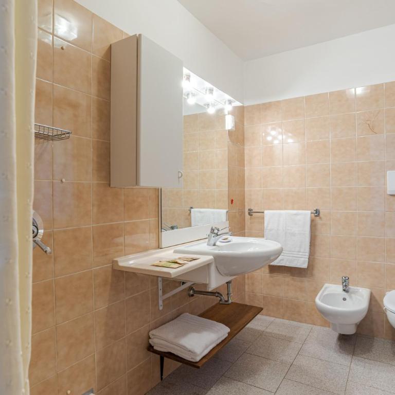 Lake View CORI Apartments - One Bedroom Apartment with Terrace 4 - 19