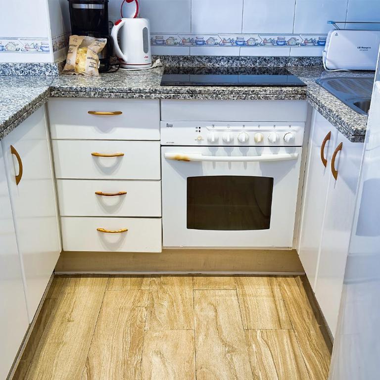 Skol 242 Excellent One Bedroom Apartment with Sea Views - Apartamento - 15