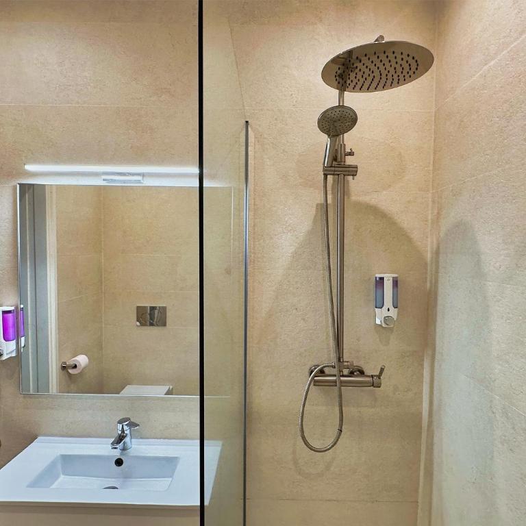 Skol 242 Excellent One Bedroom Apartment with Sea Views - Apartamento - 24