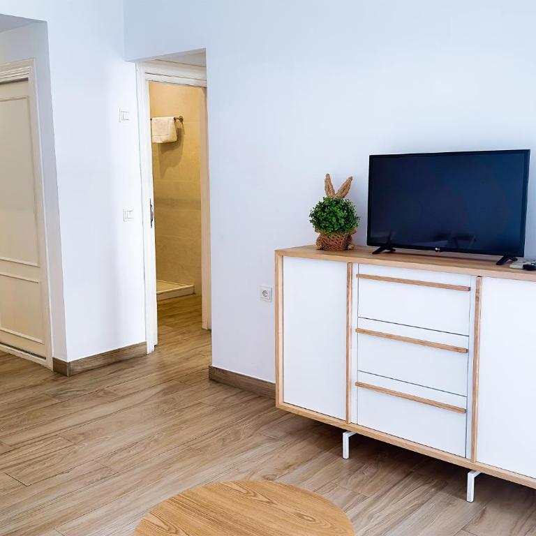 Skol 242 Excellent One Bedroom Apartment with Sea Views - Apartamento - 10