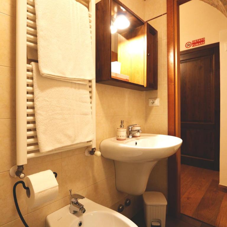 La Casina Colorata - Camera Matrimoniale con Bagno Privato - 9