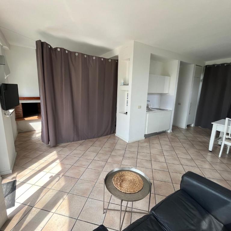 Studio - Villa Cardano - Appartamento con Vista Giardino - 6