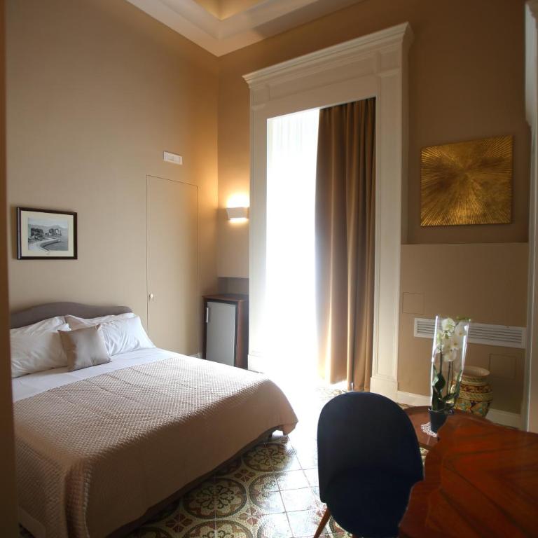 San Paolo Rooms Centro Storico Napoli - Camera Matrimoniale con Bagno Privato - 2