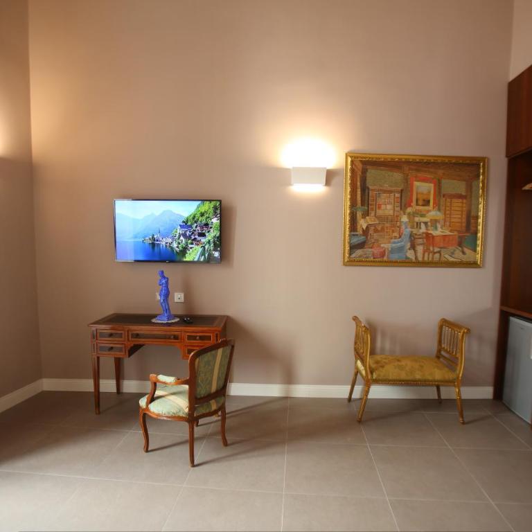 San Paolo Rooms Centro Storico Napoli - Camera Matrimoniale con Balcone (3 Adulti) - 7