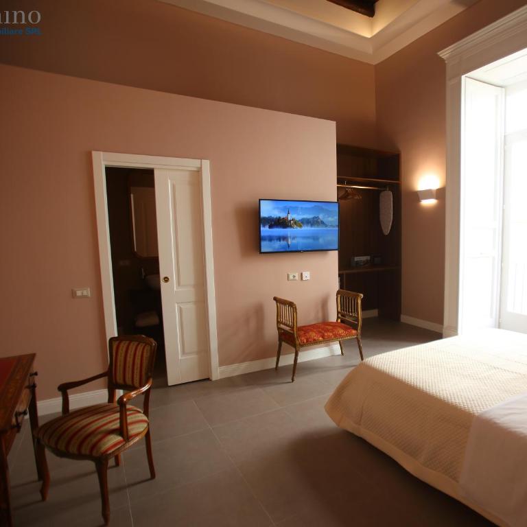 San Paolo Rooms Centro Storico Napoli - Camera Matrimoniale con Balcone - 9