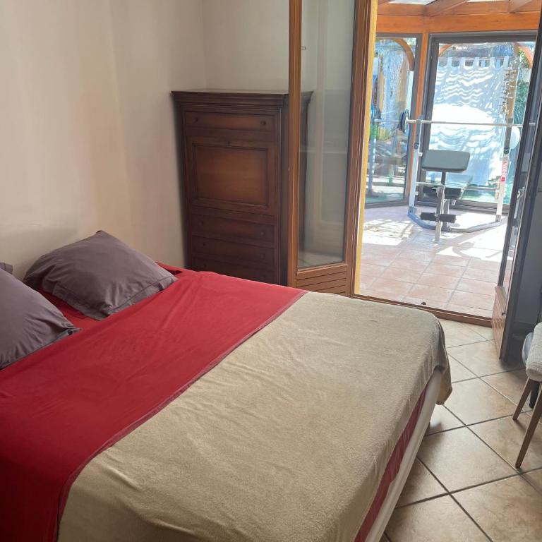 chez Guy - Chambre Double - Vue sur Piscine - 2