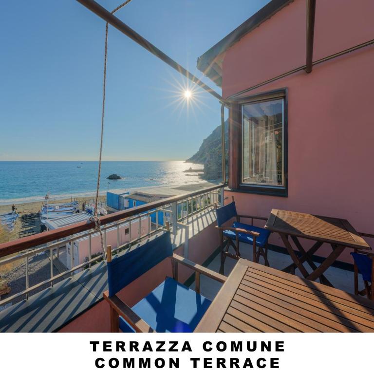 Affittacamere Lo Scoglio - Suite Deluxe con Vista Mare - 2
