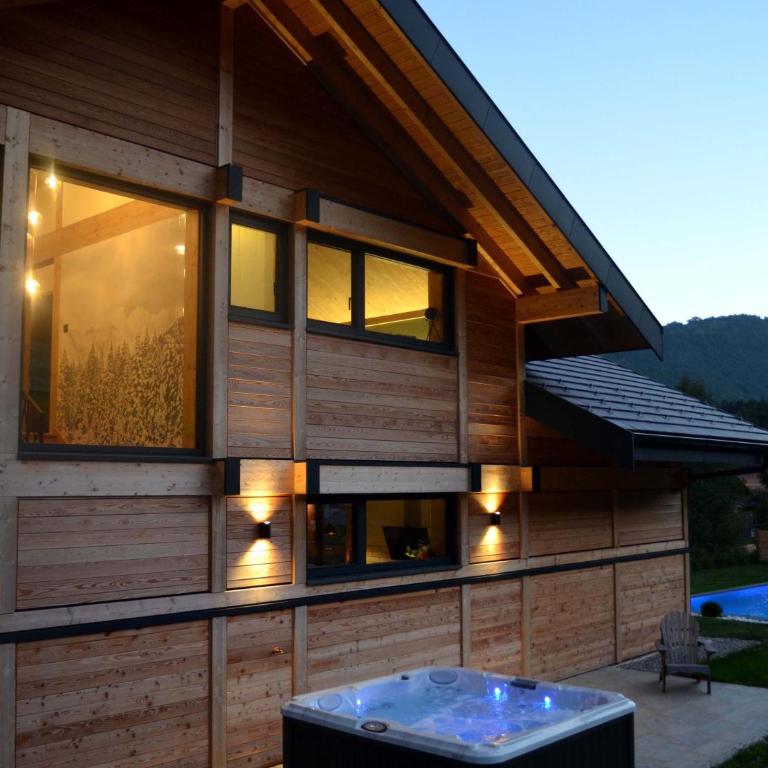 Chalet neuf, Jacuzzi, piscine privée mai-sept, pétanque, proche Paradiski - Chalet - 54