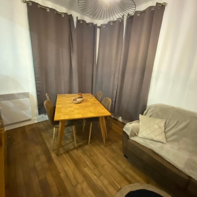 Proche du Stade Omnisports et à pied du Lac - Appartement 1 Chambre - 3
