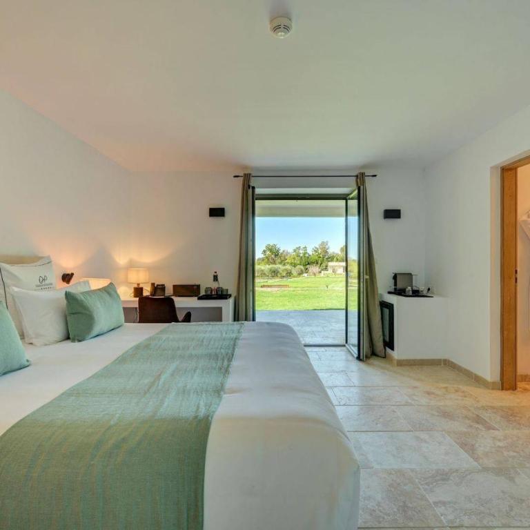 Domaine de Privadière & Spa - Deluxe Room with Terrace and Spa Access - 3