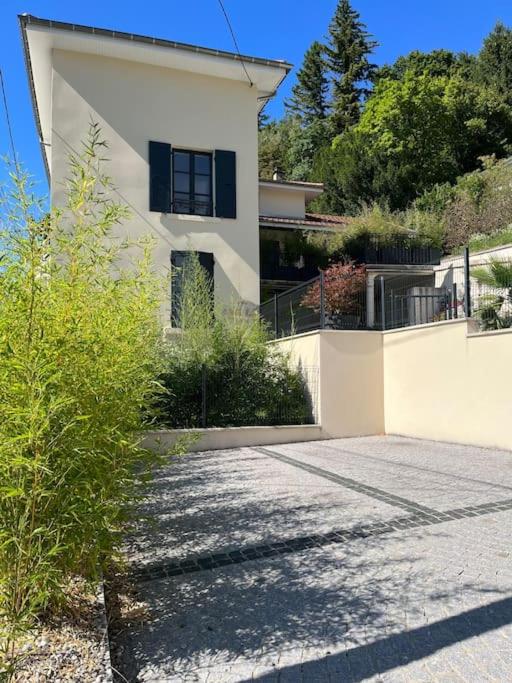 Charmant appartement en pierres - Three-Bedroom Apartment - 11
