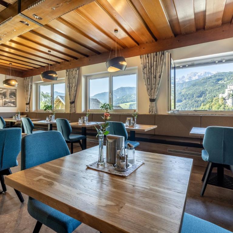 Der Burgblick-Adults Only 24 H Self Check In - Chambre Double Deluxe avec Balcon - Vue sur Château - 13