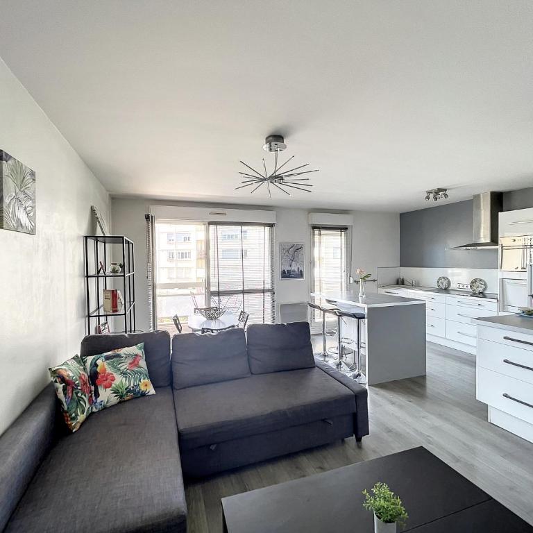 City & cosy, LYON CHARCOT- WIFI - LAVE LINGE - BALCON - PARKING - One-Bedroom Apartment - 1
