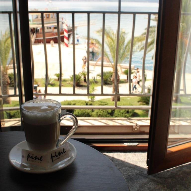 Hotel Pine - Double or Twin Room with Sea View - 3