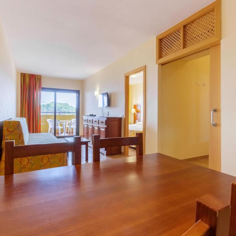 Apartamentos Best Alcazar - Two-Bedroom Apartment (2 Adults + 2 Children) - 4