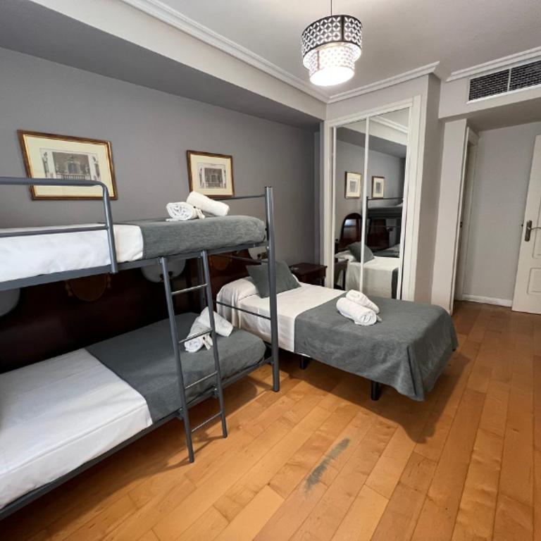 Hospedium Plaza Mayor Salamanca - Habitación Triple económica - 4